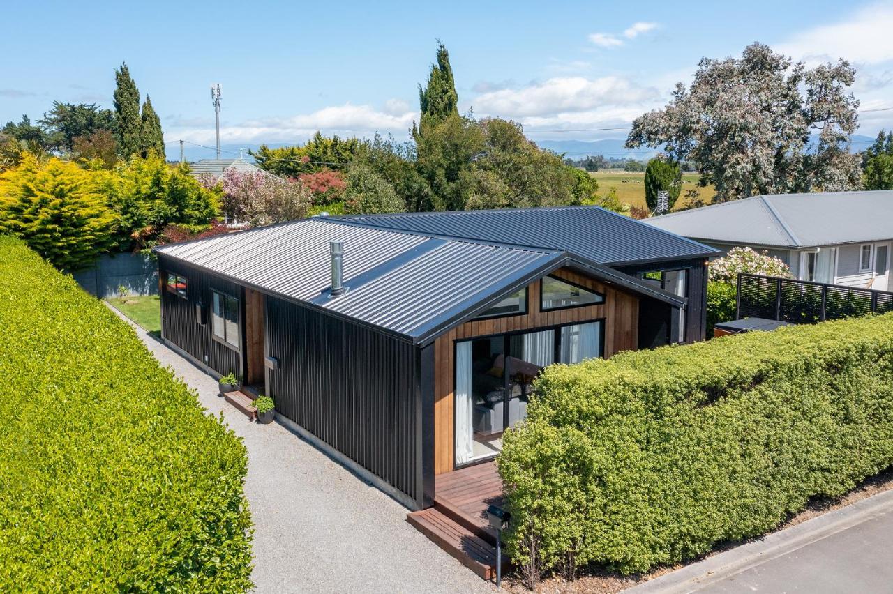 Black Barn Modern: Luxe Martinborough Escape Exteriör bild