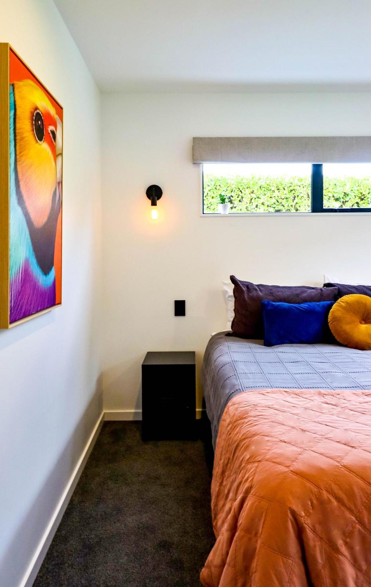 Black Barn Modern: Luxe Martinborough Escape Exteriör bild